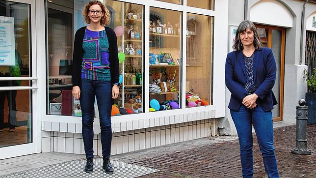 Haben die Entwicklungen beim Tourismus im Blick: Sabine Hellner, Marketingleiterin (links), und Nina Hanstein, Geschäftsführerin der ...