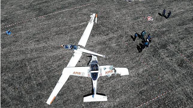 Diese Aufnahme zeigt die wahrscheinliche Kollisions-Situation der beiden abgestürzten Flugzeuge in der Luft. Die Situation wurde von den ...