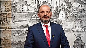 Wer wird Nachfolger von Bürgermeister Josef Herdner? Das soll sich am 19. Oktober entscheiden. Foto: Stefan Heimpel