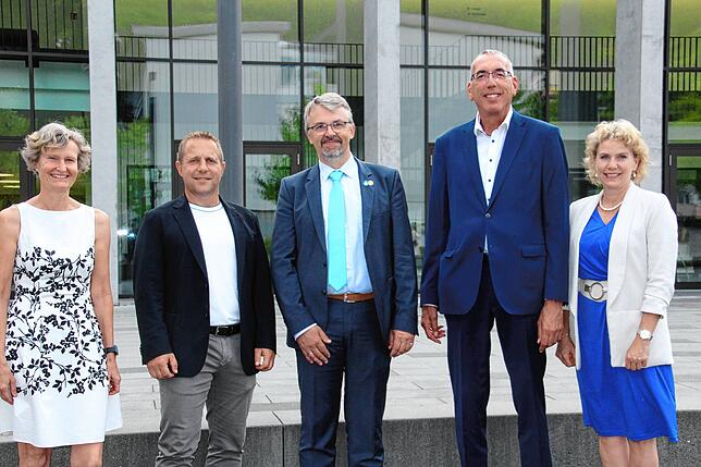 OB und Beigeordnete mit ihren Stellvertretern (v.l.): Petra Thyen, Harald Würtenberger, Martin Gruner, Peter Kaiser und Petra Dorfmeister.