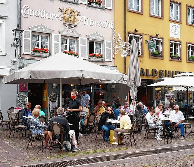 Bild 2: So verlief der erste Einkaufs-Samstag in Waldshut nach Öffnung der Grenze