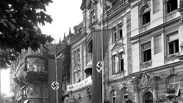 Das Gebäude der NSDAP-Kreisleitung in der Adolf-Hitler-Str. 4 (heute Seestr. 3a), um 1934/35. Jeder Konstanzer ist dort wohl schon ...