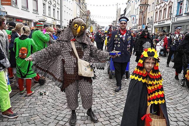Bild 23: Fastnacht 2023: Die schönsten Fotos vom Umzug am Donnerstag in Villingen