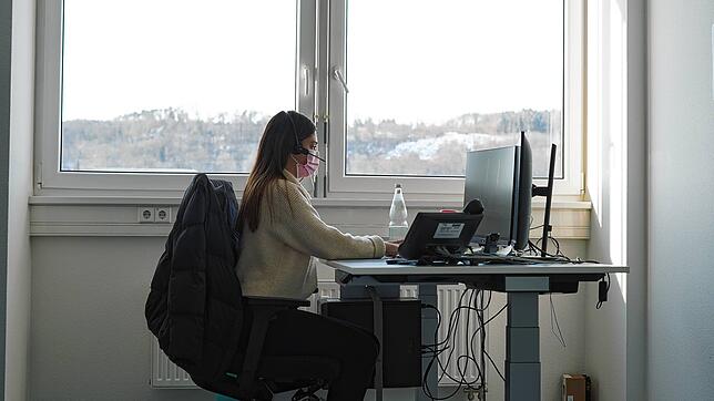 Kristina Kloster ist beim Gesundheitsamt Konstanz für die Kontaktverfolgung zuständig. Die Abteilung in einem Gottmadinger Gebäude hat ...