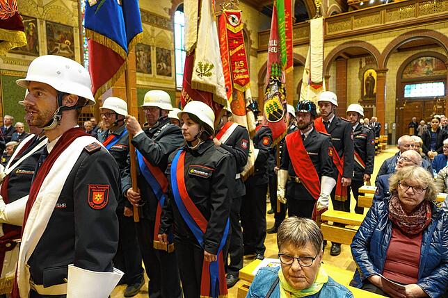 Bild 24: Floriansmesse mit den Feuerwehrabteilungen des Landkreises