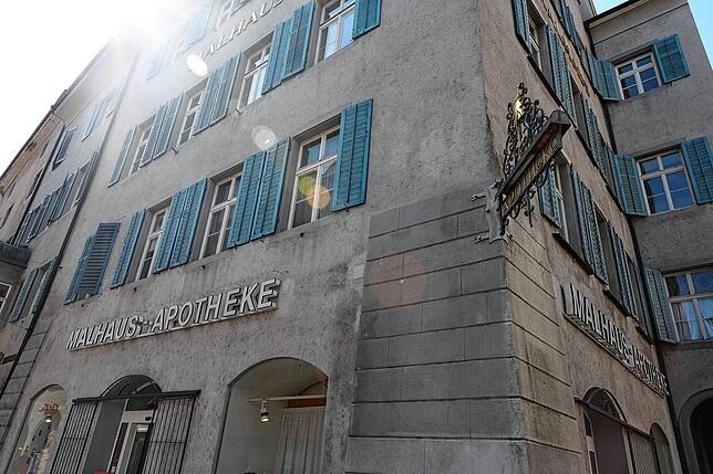 In der Malhaus Apotheke am Obermarkt hat der Hofstaat von Schloss Arenenberg fleißig Arzneimittel eingekauft.