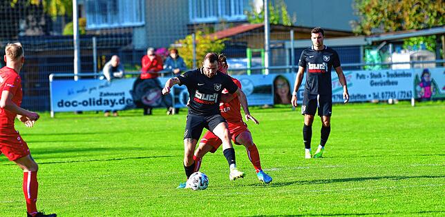 Bild 2: SV Buch siegt mit 2:0 beim enttäuschend auftretenden SV Jestetten &ndash; und wir haben die Bilder!