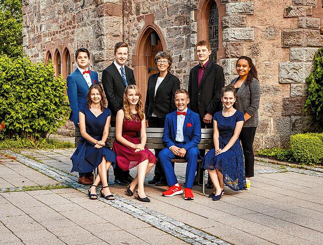 In der evangelischen Kirche St. Georgen wurde Konfirmation gefeiert. In Peterzell und Langenschiltach waren es sieben Konfirmanden ...