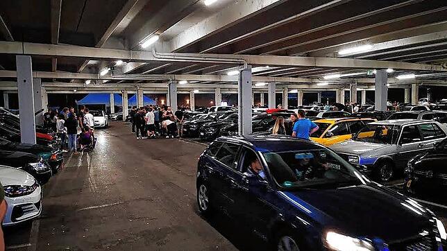 Ein Tuning-Treffen in der Parkgarage im Waldshuter Gewerbegebiet Kaitle im vergangenen Jahr. Hier haben sich Wochenende für Wochenende ...