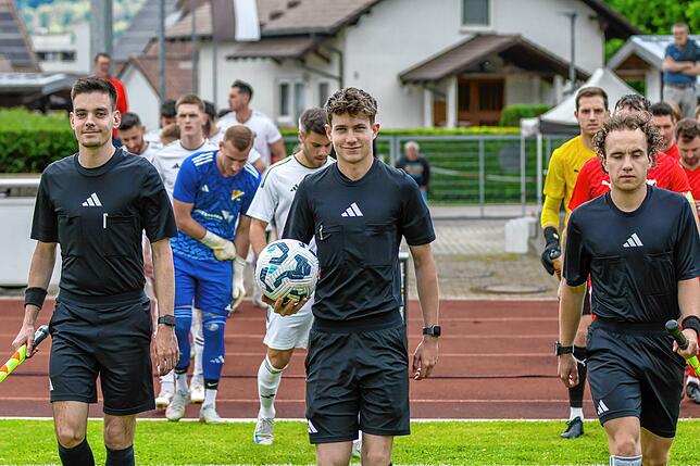 Bild 2: SV 08 Laufenburg besiegt den TuS Binzen mit 5:2 – und wir haben Fotos!