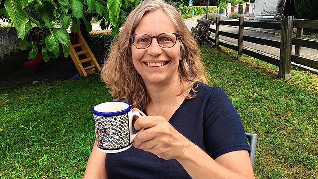 Die Pfarrerin der evangelischen Kirchengemeinde Kadelburg, Andrea Kaiser, spricht über die steigende Zahl der Kirchenaustritte und wie ...