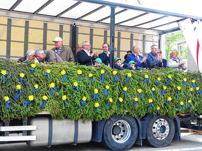 Bild 18: Festzumzug als Höhepunkt des viertägigen Jubiläumsfestes der Harmonie Gutmadingen