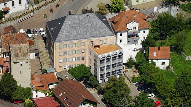 Das Markdorfer Rathaus, gebaut von 1965 bis 1967, soll laut Vorschlag der Verwaltung energetisch saniert und modernisiert werden. Mit ...