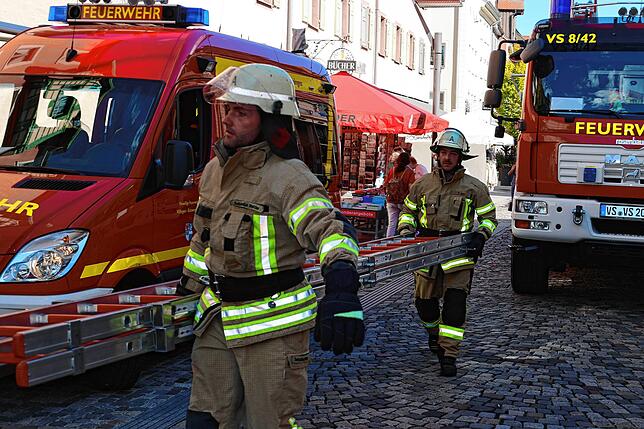 Bild 11: Die Feuerwehr Villingen demonstriert ihr Können bei der Hauptprobe