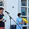 Auch die Umweltgruppe-Stadträtin freut sich: Bürgermeister-Stellvertreterin Christiane Oßwald verkündet gegen 19 Uhr das vorläufige ...