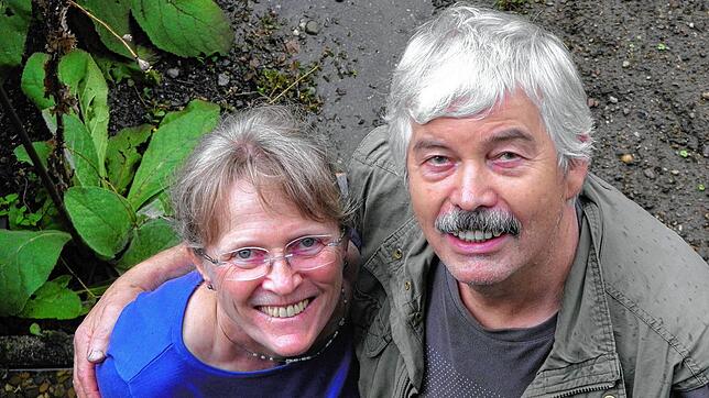 Bärbel und Bernhard Rudigier haben sich über eine Kontaktanzeige in der Zeitung kennnengelernt. Heute sind sie seit 21 Jahren verheiratet.