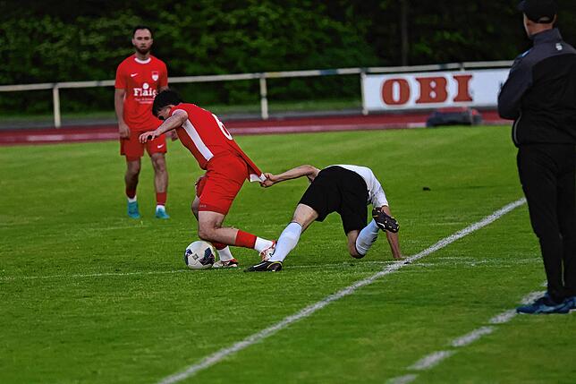 Bild 9: FC Tiengen 08 und FSV Rheinfelden trennen sich 1:1 – wir haben Fotos!
