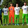 Das Trainer-Duo des DJK Donaueschingen II mit seinen neuen Spielern (von links): Nasser Alassani (Chefcoach), Ceesay Bubacar (FC ...