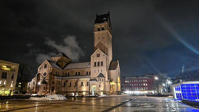 Der Herz-Jesu-Platz ist ein Ort der Begegnung. Doch die Menschen, die hier aufeinander treffen, sorgen manchmal auch für Ärger.