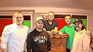 Sie bestimmen künftig als Neugewählte die Geschicke der Geißenmeckererzunft in Schonach mit: von links Daniel King, Luis Dold, Robin ...