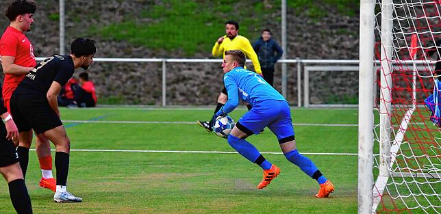 Bild 19: A-Junioren des FC Tiengen 08 unterliegen dem Offenburger FV knapp mit 1:2 &ndash; und wir haben Bilder!