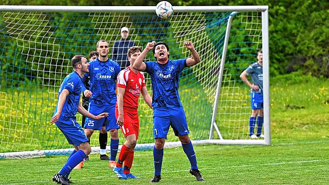 Bild 13: FC Schlüchttal besiegt den TuS Efringen-Kirchen mit 4:2 – und wir haben Bilder!
