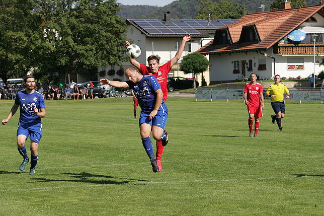 Bild 11: FC Geißlingen siegt im Klettgauderby gegen den FC Grießen mit 6:2 &ndash; wir haben die Bilder!