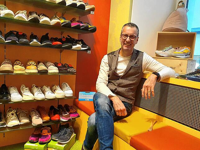 Uwe Zscherp, Inhaber des Geschäftes Schuhmoden Maier in Überlingen. Er führt den Laden in dritter Generation. Aus seiner Sicht hat sich ...