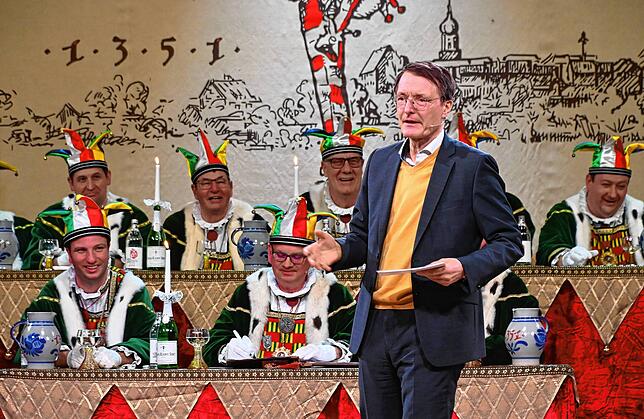 Bild 9: Karl Lauterbach vor dem Narrengericht Stockach: Die besten Bilder