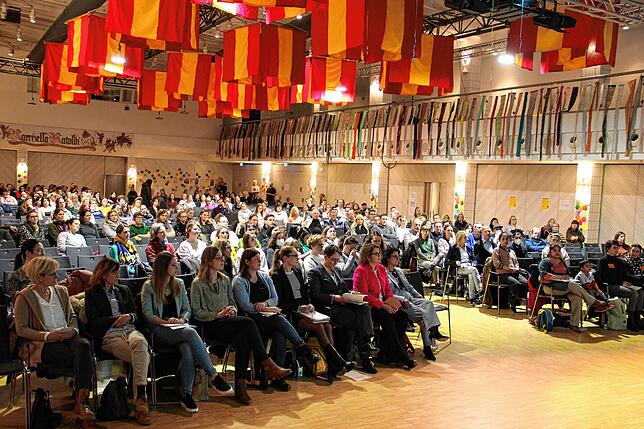 Viele interessierte Eltern waren zur Dialogveranstaltung der Stadt ins Milchwerk gekommen. Viele hatten Fragen an die Verwaltung und ...