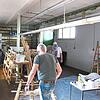 Schwer am Umräumen ist derzeit die Gruppe Aktiv für Schönwald (AfS) &ndash; der Umzug vom Spitzberger-Hof in den Ort in das ehemalige ...