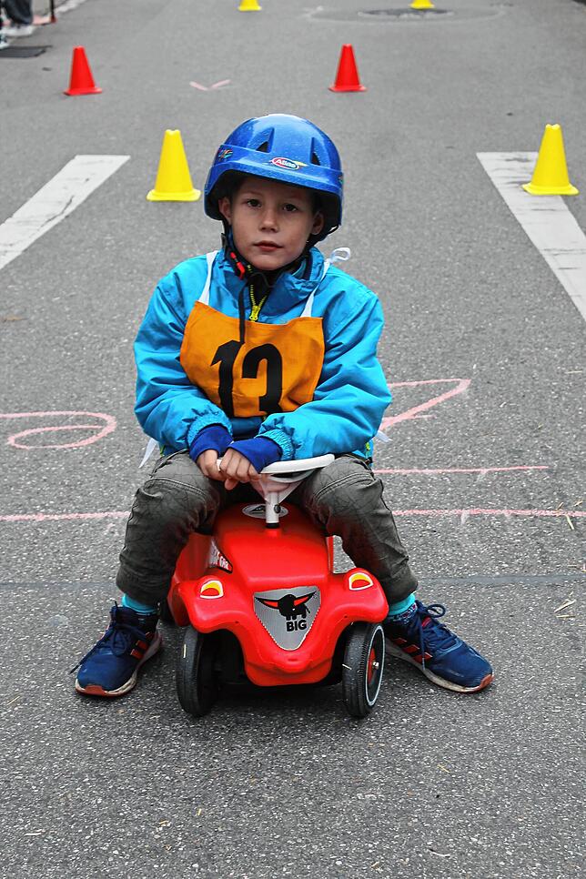 Da freut sich der sechsjährige Yannik Mühlbach aus Aldingen: Beim Training zum Bobbycar-Rennen stimmt die Zeit