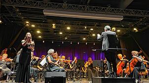 Die konzertante Reise durch diverse Filmuniversen im Milchwerk Radolfzell gerät zum riesigen Erfolg der Musikerinnen und Musiker. Foto: ...