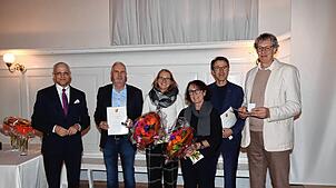 Bürgermeister Fritz Link (von links) dankt den verdienten Mandatsträgern Thomas Fiehn mit Gattin Sigrid Fiehn, Hans Mack mit Gattin ...
