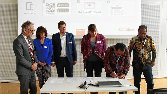 Raimund Kegel (Handwerkskammer Konstanz), Sylvia Scholz (Arbeitsagentur Rottweil – VS), Wolf-Dieter Bauer (IHK SBH) und Henriette ...