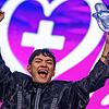 JJ aus Österreich jubelt nach dem Sieg beim Eurovision Song Contest in Basel.