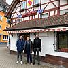Mathias Tonigold, Herrmann Schmeißer und Achim Niess (von links) vor dem Badischen Hof. Nach knapp 38 Jahren hat der Besitzer Herrmann ...