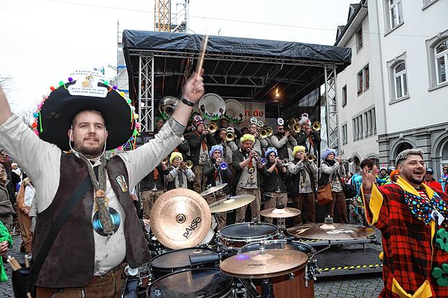 Bild 20: Bunt, bunter, Konstanzer Fasnacht: So fantasievoll geht es auf dem Münsterplatz zu