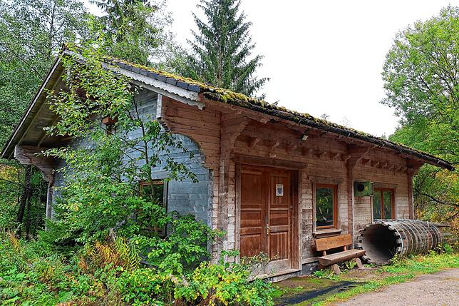 Ein Zweckbau mit Gäsehaus-Charakter: Das Turbinenhaus an der Breg zeigt, aus welchem Handwerk der Wassermüller Ernst Zwick kommt.