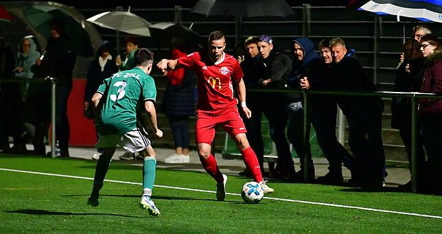 Bild 13: FC Wallbach feiert beim 3:1 gegen den FC Zell seinen ersten Heimsieg &ndash; und wir haben die Bilder!