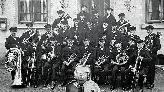 Das Bild von 1929 zeigt den Musikverein Eintracht zu seinen Anfängen. Inzwischen ist dieser deutlich angewachsen.