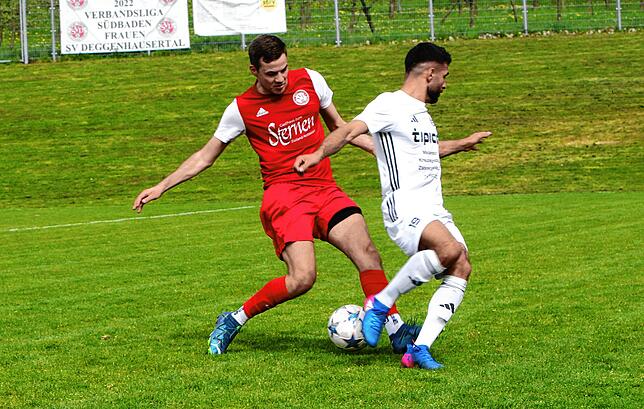 Bild 15: Die besten Bilder vom Kellerderby zwischen dem SV Deggenhausertal und Türk. SV Konstanz