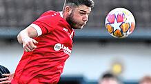 Hoffnungsschimmer: Fabian Behringer traf kurz vor der Pause zum Ausgleich für den weiter punktlosen FC Schönau. Beim Abpfiff jubelte ...
