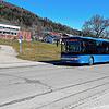 Der erste Neubau für den Schulcampus entsteht auf der linken Seite, die Baustellenauffahrt wird in etwa auf Höhe des Schülerbusses erfolgen.