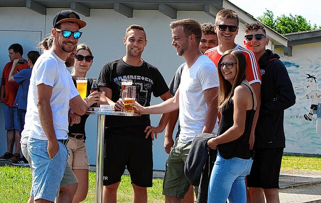 Bild 21: Die besten Bilder vom Duell zwischen FV Walbertsweiler-Rengetsweiler und FC Neustadt