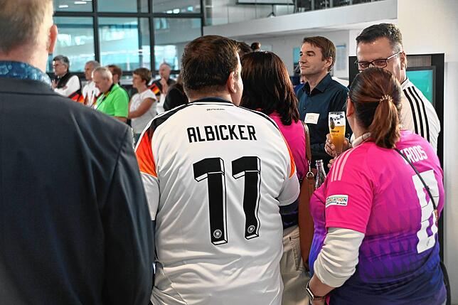 Bild 19: Deutschland – Schweiz: Die schönsten Bilder vom Public Viewing in Tiengen