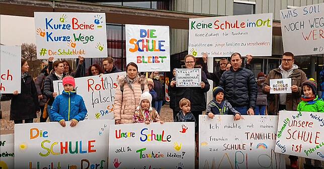Geballter Aufmarsch gegen die Pläne der VS-Stadtverwaltung: So wie hier vor einer Sitzung zu den geplanten Schulschließungen könnte es ...