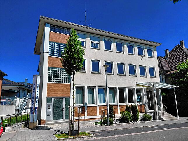 Das Volksbank-Gebäude in der Stockacher Schillerstraße soll zum Volksbank-Campus werden.
