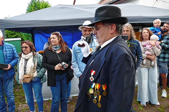 Bild 22: ACE feiern zu ihem 50. in ihrem Lustschloss auf der Hofwiese ein spektakuläres Geburtstagsfest