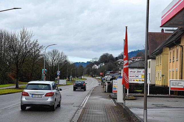 Im Bereich der Ortsdurchfahrt möchte der Gemeinderat Murg die Belastung durch Verkehrslärm reduzieren. Hier der neuralgische Punkt der ...